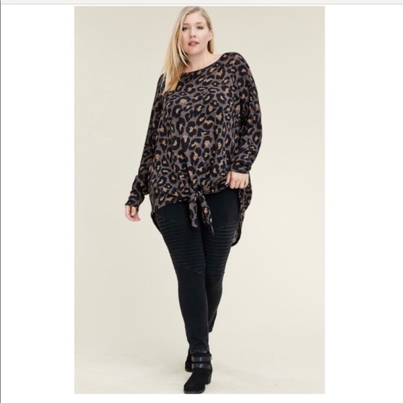 11 Plus Size Long Sleeve Animal Print Tie Front - Picture 3 of 7